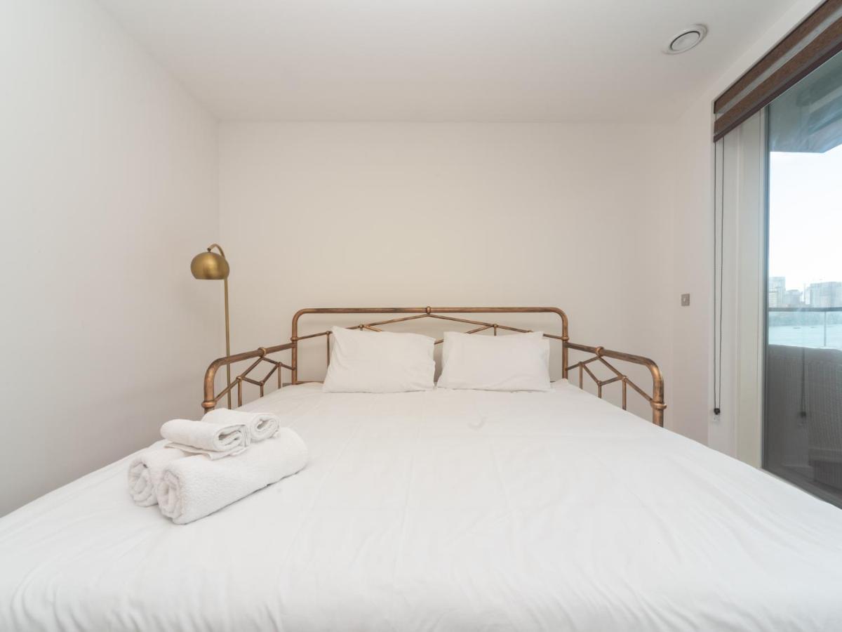 Pass The Keys Breathtaking 2 Bed 2 Bath Greenwich Riverside Flat Londen
