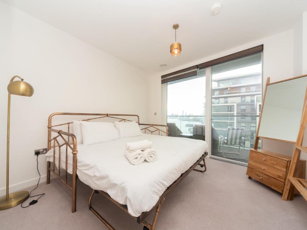 Pass The Keys Breathtaking 2 Bed 2 Bath Greenwich Riverside Flat Londen